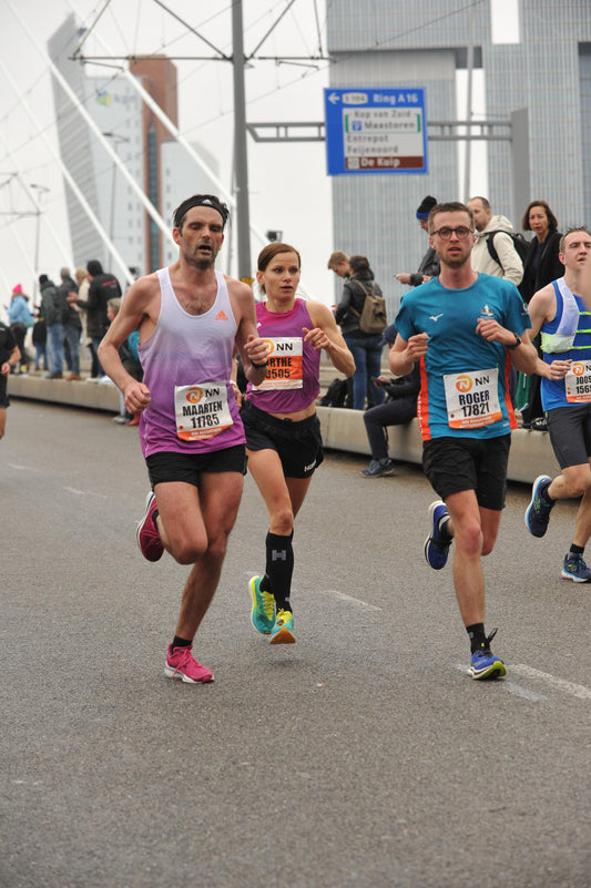 SiS marathonpakket + gratis Lightning Endurance hardloopbidon!