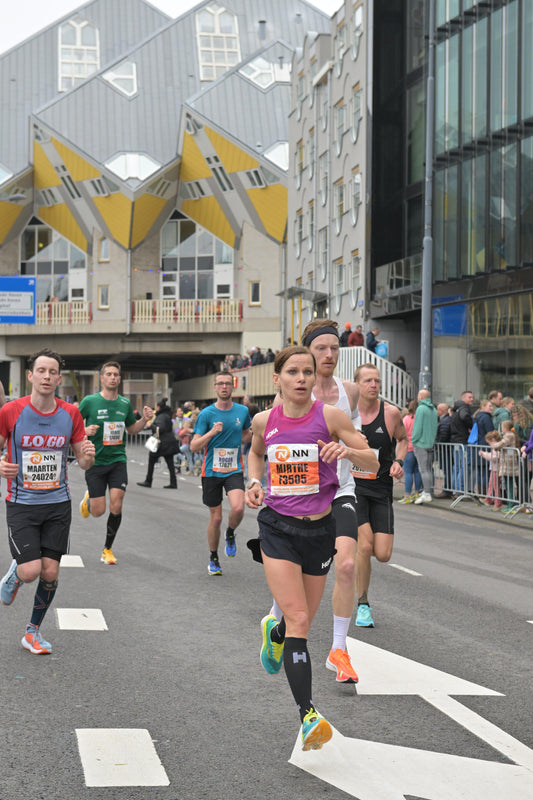 BYE marathonpakket + gratis Lightning Endurance hardloopbidon!