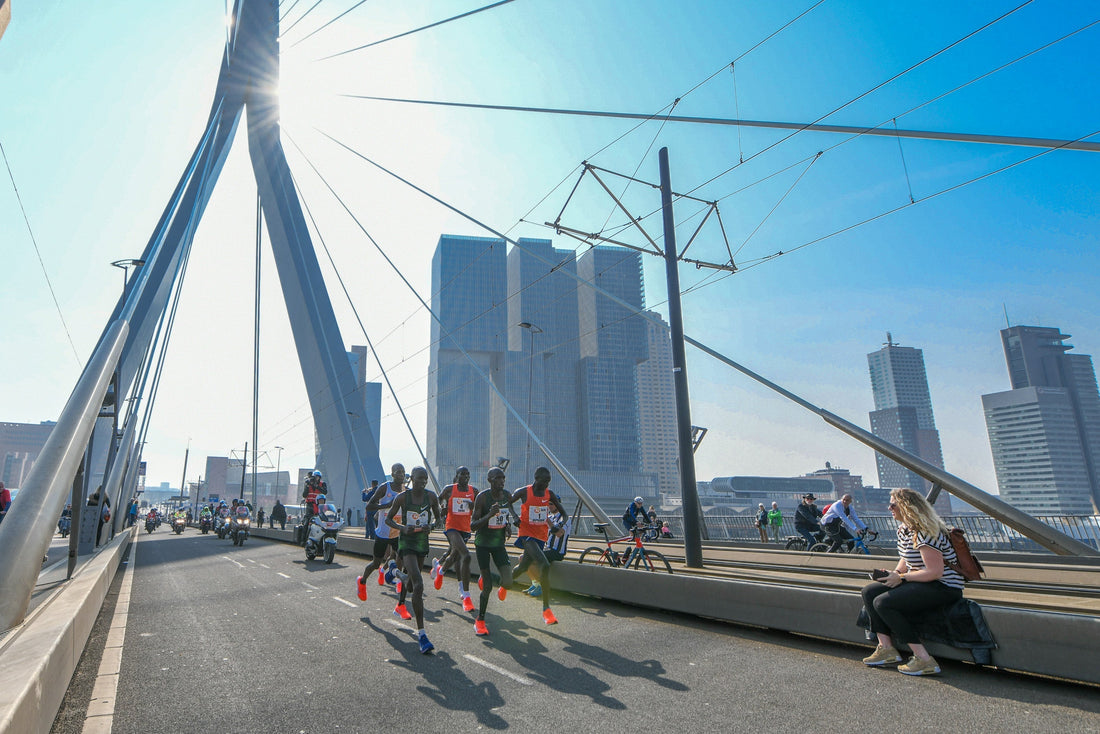 De aftrap van je marathonvoorbereiding: hoe pas je je voeding aan?