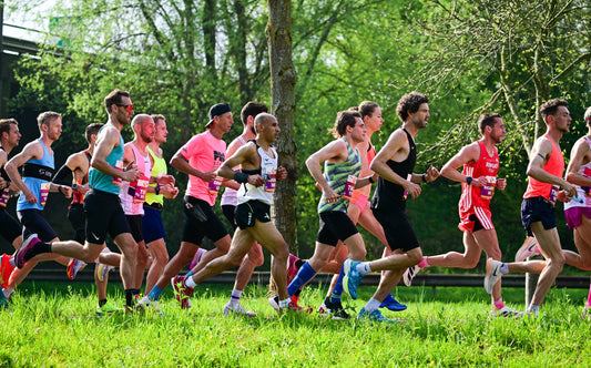 De aftrap van je marathonvoorbereiding: hoe pas je je voeding aan?